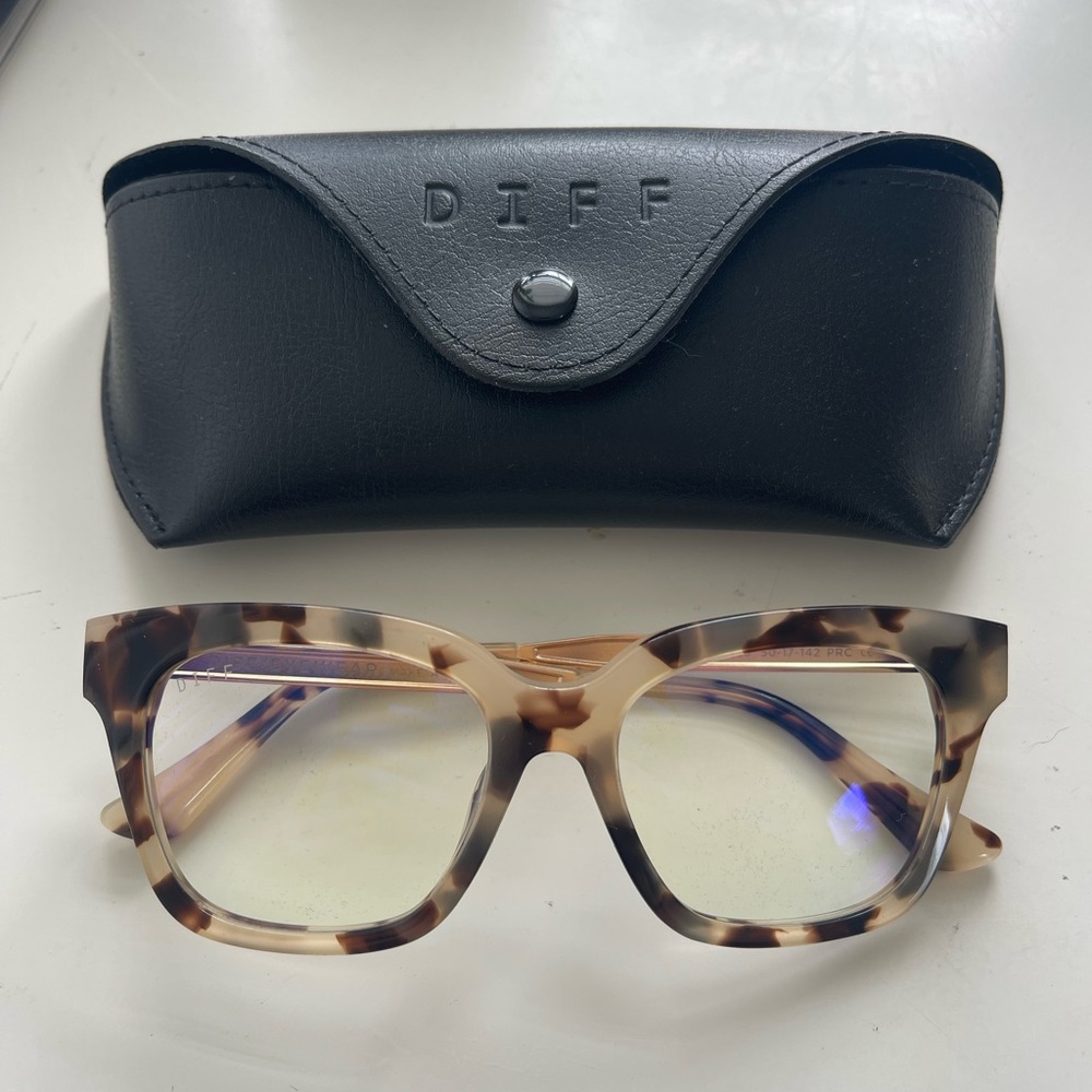 DIFF Eyewear Bella XS Cream Tortoise Shell Blue Light Glasses with Case